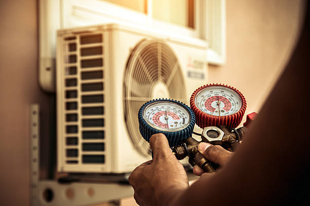 Professional Hvac technician working in Colts Neck, NJ